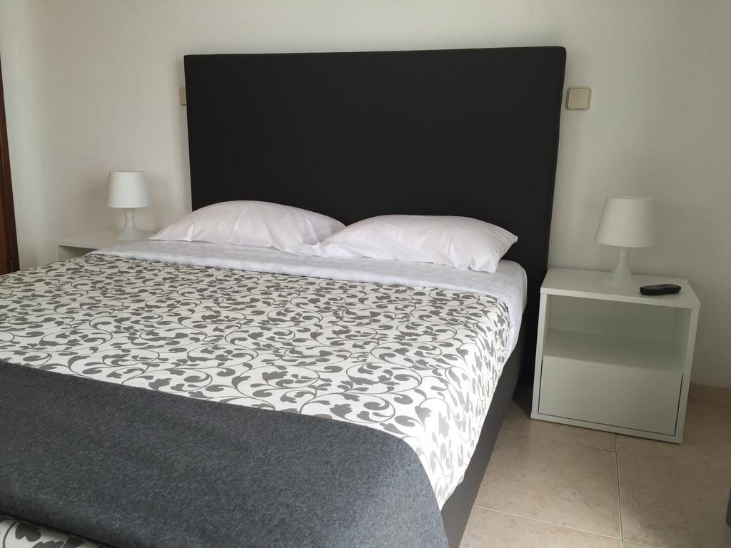 Granada Holidays Guest House Sao Martinho do Porto Exterior photo